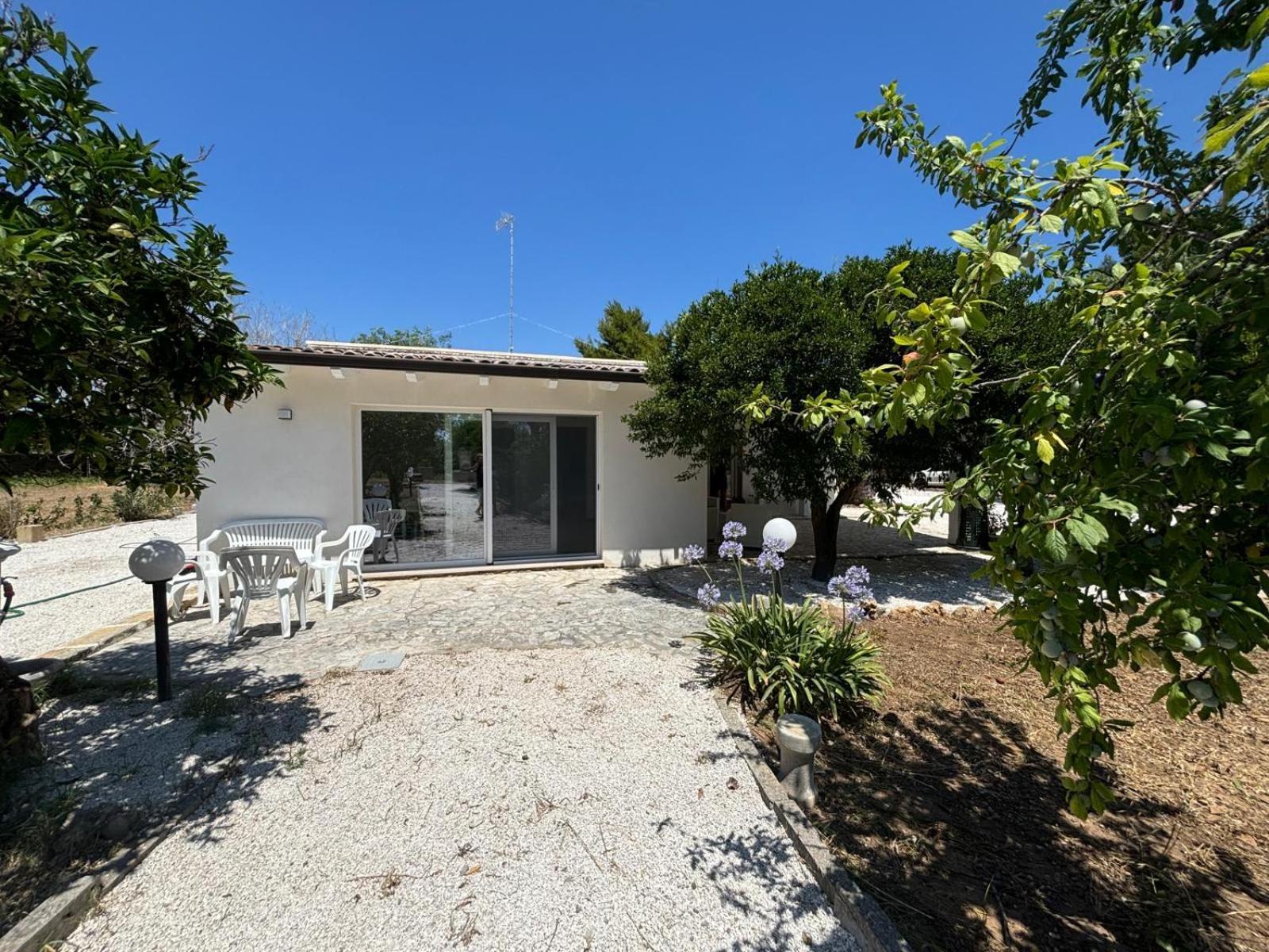Tenuta Pizzi San Pietro Vernotico Esterno foto